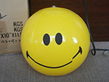 Custom giant plastic inflatable pvc ball smiley face beach ball
